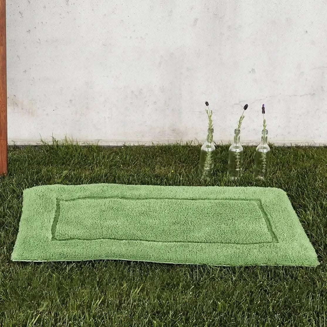 Must Bath Rug (20 x 31" | 50 x 80 cm)