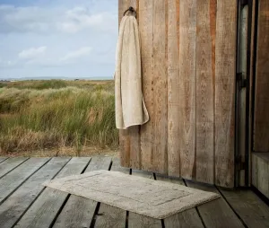 Must Bath Rug (20 x 31" | 50 x 80 cm)